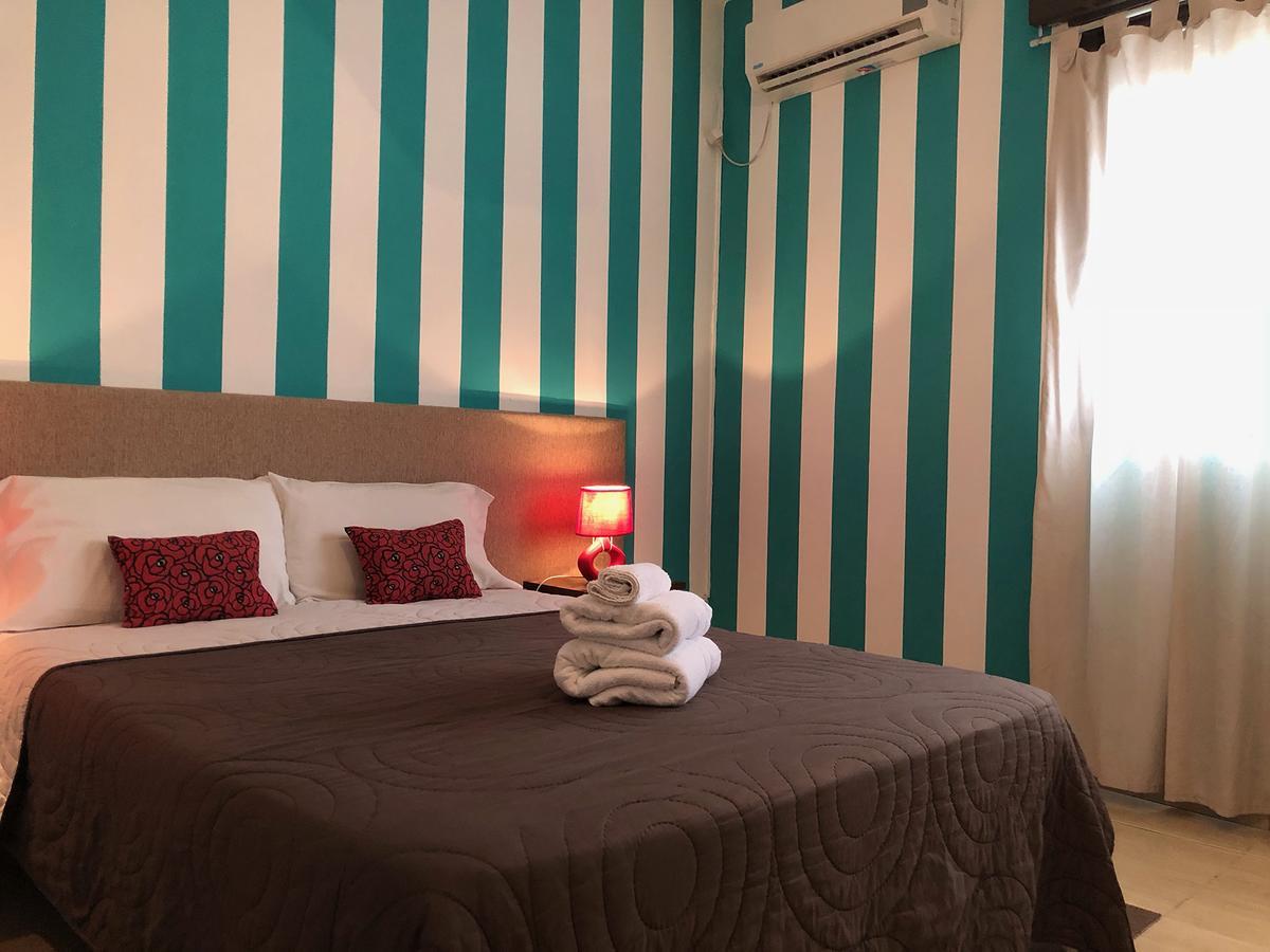 Defensa 821 Bed And Breakfast Buenos Aires Buitenkant foto